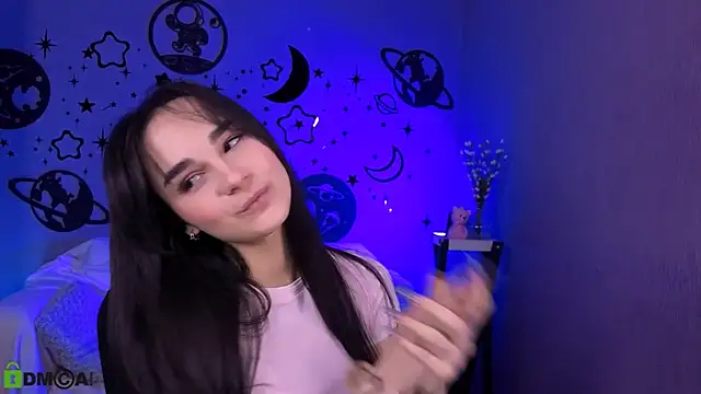 ariana ross7 online show from April 17, 2026, 7:49 pm