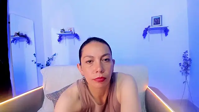 Snapshot of karlaaa__ chatting on October 11, 2025, 3:13 pm karlaaa   online show from October 11, 2025, 3:13 pm