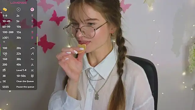 Snapshot of Katyaa_Lover chatting on October 15, 2025, 4:04 pm Katyaa Lover online show from October 15, 2025, 4:04 pm