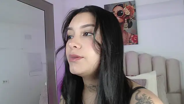 miawhite x1 online show from October 9, 2025, 12:17 pm