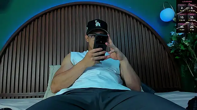 Snapshot of JeergMuscle chatting on November 18, 2025, 4:38 am JeergMuscle online show from November 18, 2025, 4:38 am