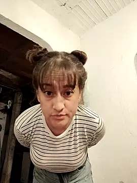 Snapshot of valery506 chatting on January 7, 2026, 1:32 am valery506 online show from January 7, 2026, 1:32 am