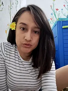 Snapshot of valery506 chatting on December 3, 2025, 1:43 pm valery506 online show from December 3, 2025, 1:43 pm