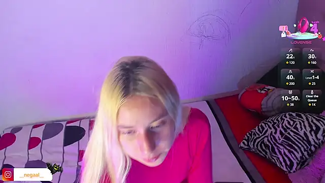 Celestepaige   online show from October 31, 2025, 2:35 pm