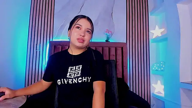 Snapshot of LunaWiill_ chatting on October 23, 2025, 12:15 pm LunaWiill online show from October 23, 2025, 12:15 pm