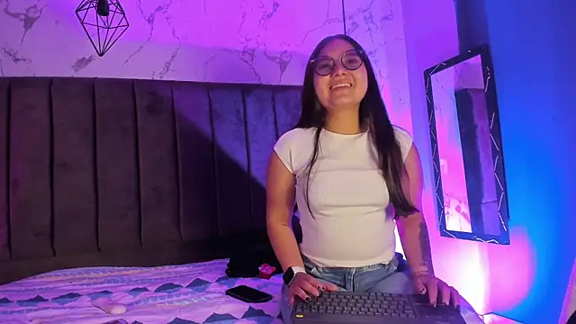 Kitty chs1 online show from September 22, 2025, 7:20 pm