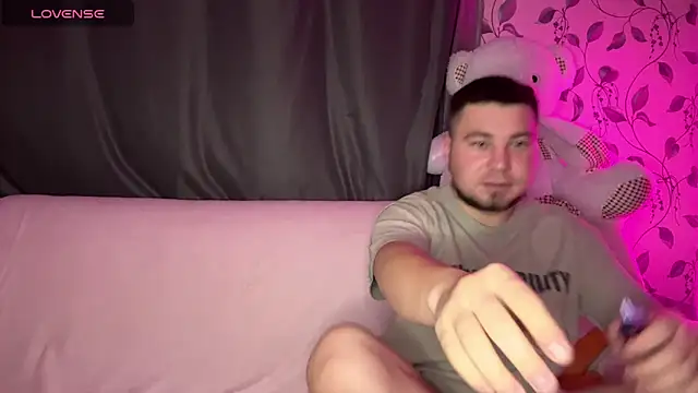 Snapshot of coupleinspire chatting on November 9, 2025, 8:02 pm coupleinspire online show from November 9, 2025, 8:02 pm