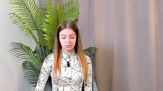 FlaviaZogg online show from September 17, 2025, 10:17 am