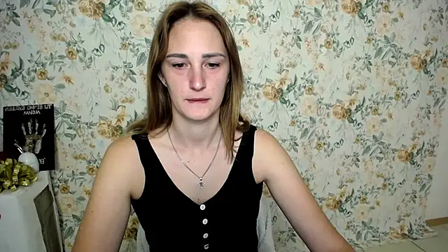 Snapshot of Milana_Cutie_ chatting on September 23, 2025, 5:47 am Milana Cutie  online show from September 23, 2025, 5:47 am