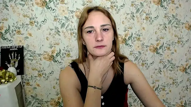 Snapshot of Milana_Cutie_ chatting on October 7, 2025, 5:52 am Milana Cutie  online show from October 7, 2025, 5:52 am