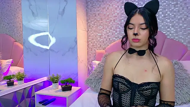 Snapshot of LizieSmith chatting on October 28, 2025, 3:11 pm LizieSmith online show from October 28, 2025, 3:11 pm