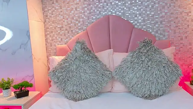 Snapshot of LizieSmith chatting on October 29, 2025, 3:11 pm LizieSmith online show from October 29, 2025, 3:11 pm