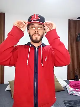 Violet and Paul online show from October 13, 2025, 1:07 am