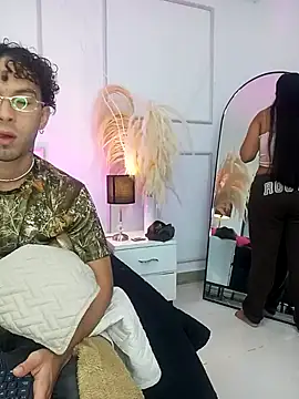 Violet and Paul online show from October 20, 2025, 3:08 am