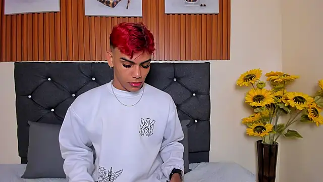 Snapshot of enzo_carter chatting on November 2, 2025, 1:49 pm enzo carter online show from November 2, 2025, 1:49 pm