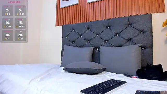 Snapshot of enzo_carter chatting on October 13, 2025, 5:03 pm enzo carter online show from October 13, 2025, 5:03 pm