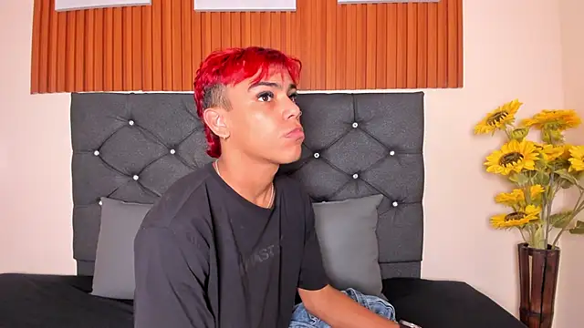 Snapshot of enzo_carter chatting on October 30, 2025, 12:47 pm enzo carter online show from October 30, 2025, 12:47 pm