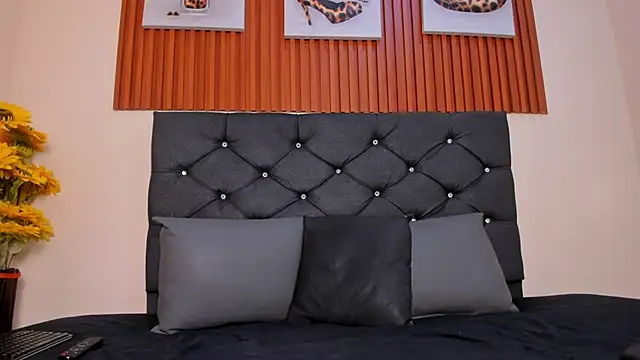 Snapshot of enzo_carter chatting on October 23, 2025, 2:49 pm enzo carter online show from October 23, 2025, 2:49 pm