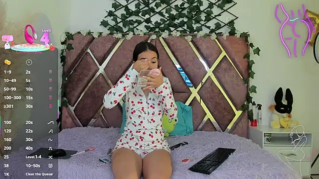 Snapshot of Flufi_740 chatting on September 30, 2025, 11:05 am Flufi 740 online show from September 30, 2025, 11:05 am