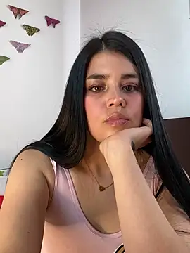 Snapshot of sophy_whiite_ chatting on September 19, 2025, 8:13 pm sophy whiite  online show from September 19, 2025, 8:13 pm