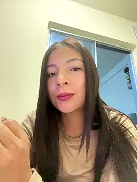 Snapshot of Karlee_Grey1 chatting on October 22, 2025, 2:00 am Karlee Grey1 online show from October 22, 2025, 2:00 am