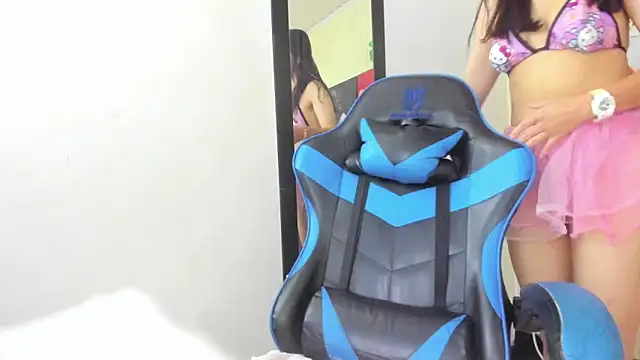 Snapshot of kristel_19 chatting on October 16, 2025, 7:33 pm kristel 19 online show from October 16, 2025, 7:33 pm