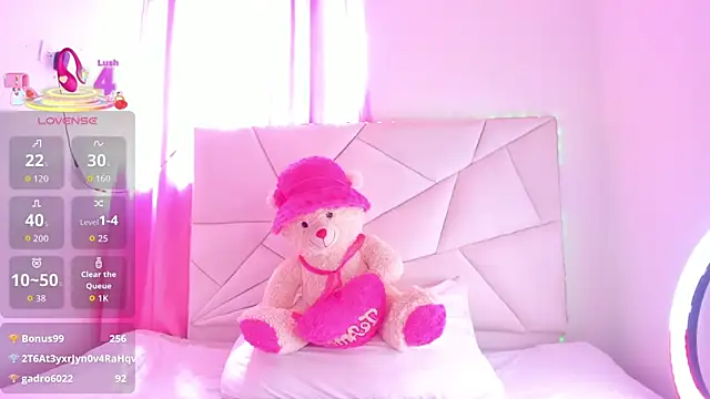 CatalinaBel online show from October 11, 2025, 6:09 pm