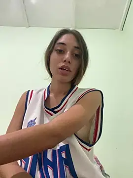 loirinhaaa online show from January 13, 2026, 4:55 pm