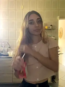 loirinhaaa online show from October 3, 2025, 1:45 pm