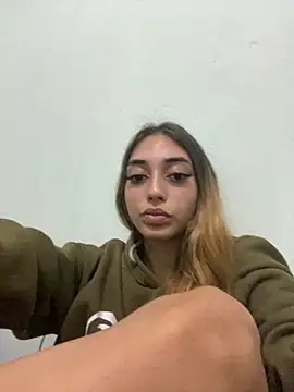 loirinhaaa online show from November 21, 2025, 3:11 pm