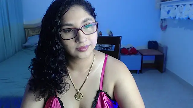 Snapshot of Gia_Dior chatting on September 29, 2025, 11:43 pm Gia Dior online show from September 29, 2025, 11:43 pm