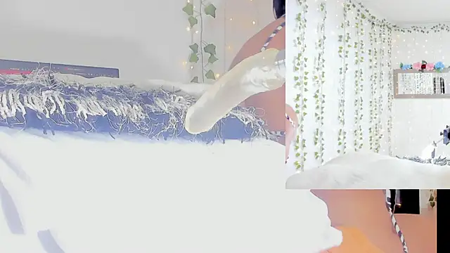 Ashley  Jones   online show from March 29, 2026, 9:11 am