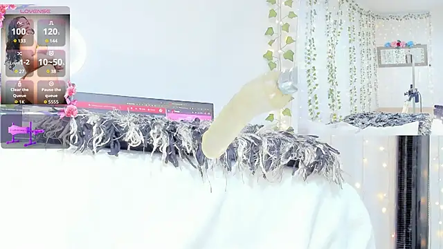 Snapshot of Ashley__Jones__ chatting on June 4, 2026, 9:03 am Ashley Jones online show from June 4, 2026, 9:03 am