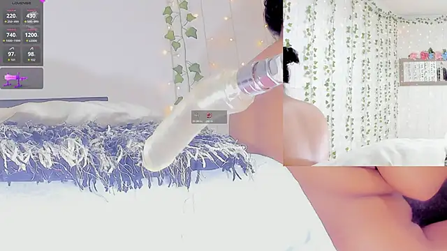 Ashley  Jones   online show from March 18, 2026, 9:01 am