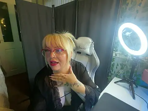 BonnyDesire online show from March 31, 2026, 6:54 pm