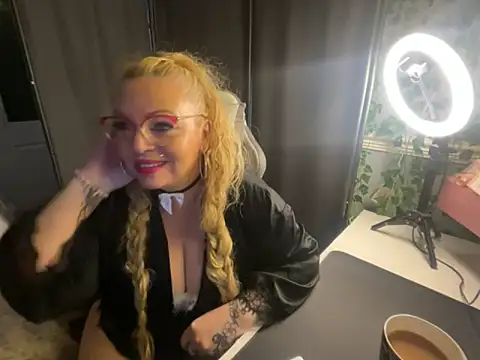 BonnyDesire online show from April 3, 2026, 6:58 pm