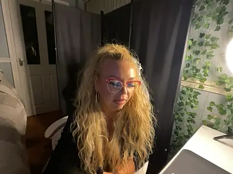 BonnyDesire online show from March 24, 2026, 7:58 pm