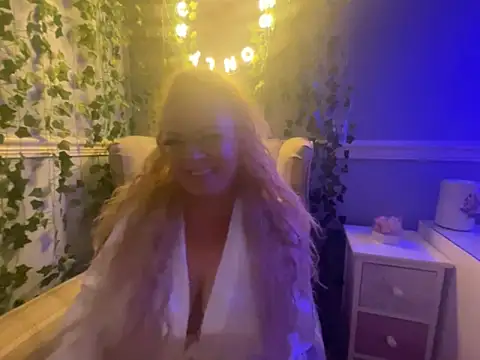 Snapshot of BonnyDesire chatting on October 30, 2025, 8:17 pm BonnyDesire online show from October 30, 2025, 8:17 pm