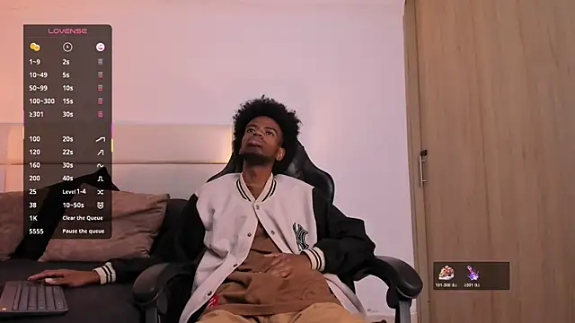 AllexJacob online show from November 13, 2025, 1:04 pm