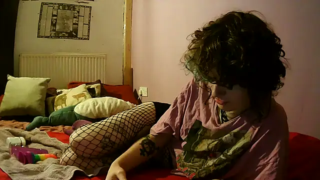 Nydia Levine online show from October 6, 2025, 3:24 pm