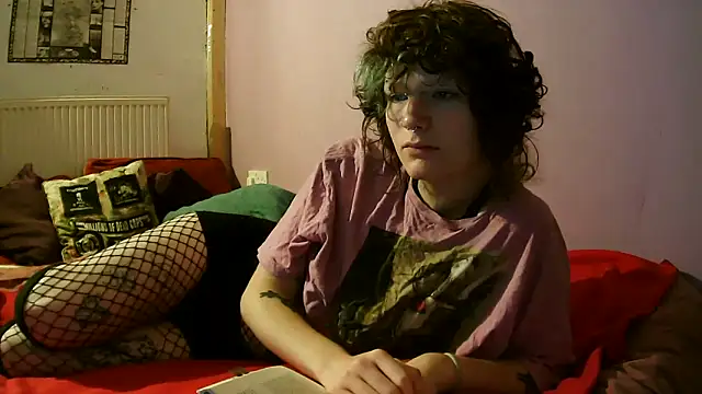 Nydia Levine online show from October 9, 2025, 2:06 pm