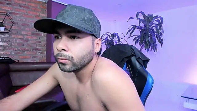 Snapshot of Hot_Threesomee chatting on October 2, 2025, 1:14 pm Hot Threesomee online show from October 2, 2025, 1:14 pm