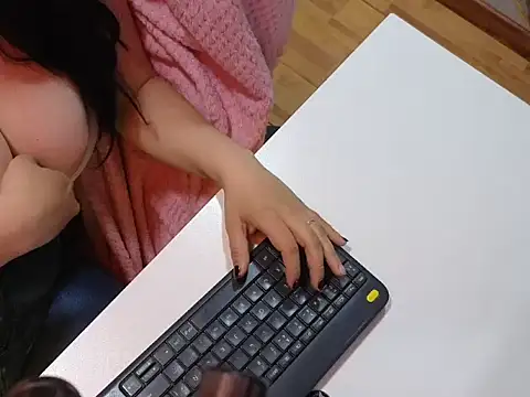 valery cute 18 online show from December 5, 2025, 12:10 am