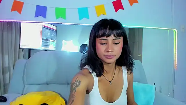 Snapshot of Lola_Purple chatting on October 11, 2025, 3:40 am Lola Purple online show from October 11, 2025, 3:40 am