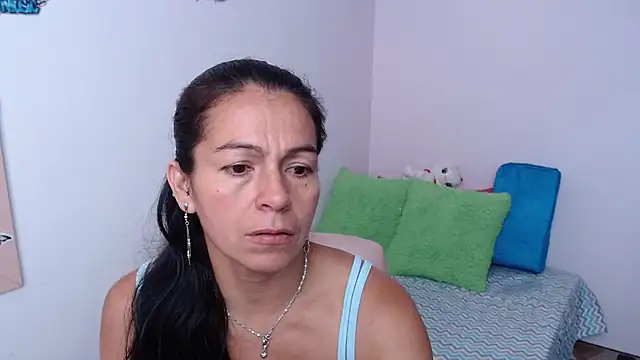 Snapshot of camilavargas_ chatting on February 23, 2026, 2:17 pm camilavargas online show from February 23, 2026, 2:17 pm