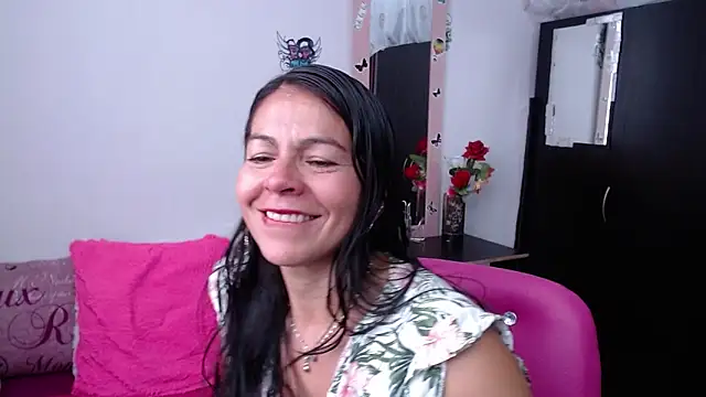 Snapshot of camilavargas_ chatting on October 15, 2025, 9:01 pm camilavargas online show from October 15, 2025, 9:01 pm