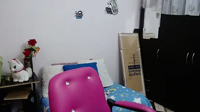 Snapshot of camilavargas_ chatting on September 23, 2025, 10:39 pm camilavargas online show from September 23, 2025, 10:39 pm