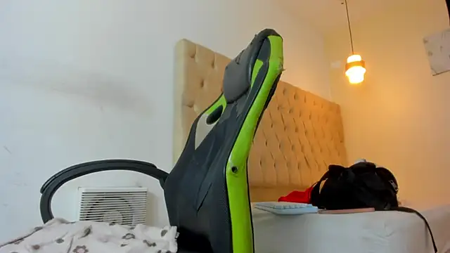 Naomis 35 online show from November 30, 2025, 4:41 pm