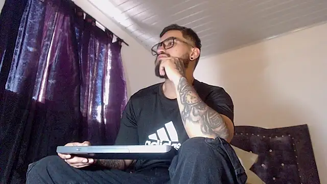 Chrys harris77 online show from March 16, 2026, 9:39 pm