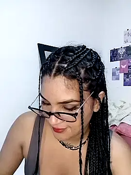 Renata Zoe online show from October 19, 2025, 1:41 am